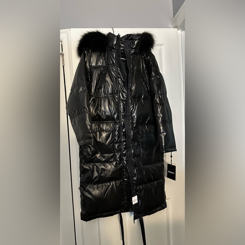 DKNY NEW NWT Black VERY WARM long women’s puffer coat,faux fur trim Size MEDIUM.